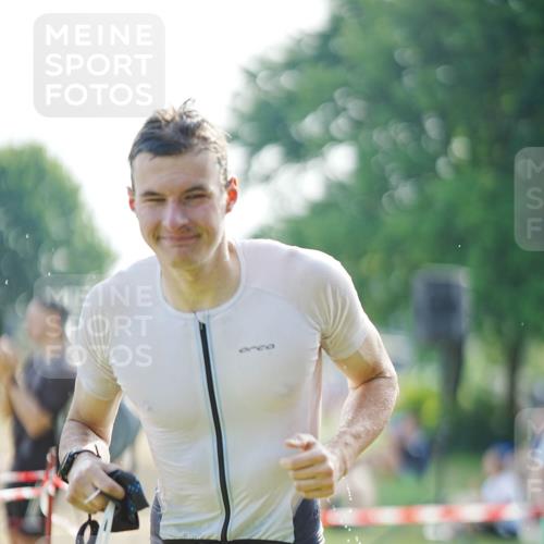 21.06.2026 - 29. Vierlanden-Triathlon LAZAROV Photography http://msf.ph/oto/9857139 21.06.2026 09:02:00 Schwimmen 20 meine-sportfotos.de