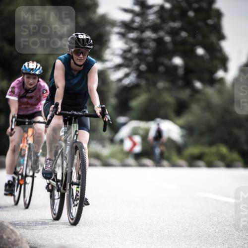 21.06.2026 - 29. Vierlanden-Triathlon H.Heesch http://msf.ph/oto/9857149 21.06.2026 10:29:17 Radfahren 35, 176, 326, 482, 533, 566 meine-sportfotos.de