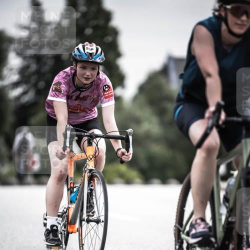 21.06.2026 - 29. Vierlanden-Triathlon H.Heesch http://msf.ph/oto/9857179 21.06.2026 10:29:18 Radfahren 35, 176, 326, 482, 533, 566 meine-sportfotos.de