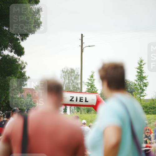 21.06.2026 - 29. Vierlanden-Triathlon LAZAROV Photography http://msf.ph/oto/9857295 21.06.2026 09:27:30 Schwimmen  meine-sportfotos.de