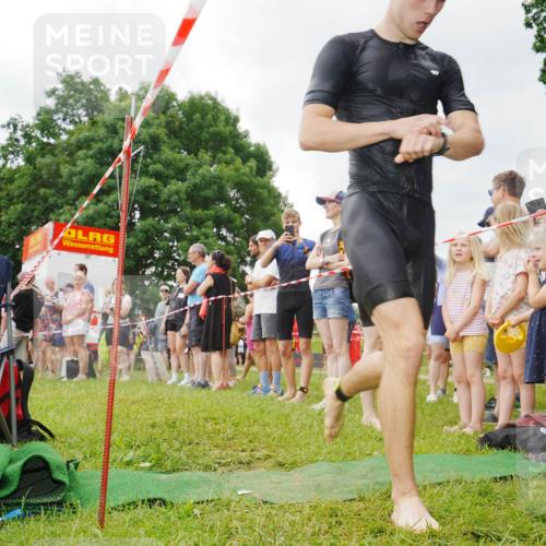 21.06.2026 - 29. Vierlanden-Triathlon LAZAROV Photography http://msf.ph/oto/9857360 21.06.2026 09:57:00 Schwimmen 307, 317 meine-sportfotos.de