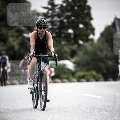 21.06.2026 - 29. Vierlanden-Triathlon H.Heesch http://msf.ph/oto/9857397 21.06.2026 10:29:34 Radfahren 15, 516, 524, 581, 605 meine-sportfotos.de
