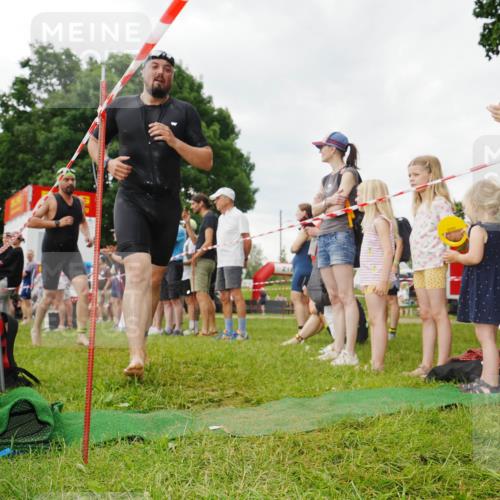 21.06.2026 - 29. Vierlanden-Triathlon LAZAROV Photography http://msf.ph/oto/9857408 21.06.2026 10:00:52 Schwimmen 330, 357 meine-sportfotos.de