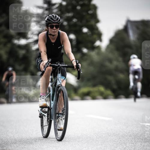21.06.2026 - 29. Vierlanden-Triathlon H.Heesch http://msf.ph/oto/9857409 21.06.2026 10:29:34 Radfahren 15, 516, 524, 581, 605 meine-sportfotos.de