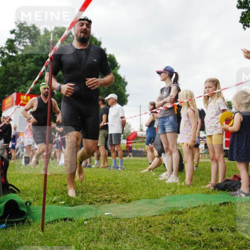 21.06.2026 - 29. Vierlanden-Triathlon LAZAROV Photography http://msf.ph/oto/9857410 21.06.2026 10:00:52 Schwimmen 330, 357 meine-sportfotos.de