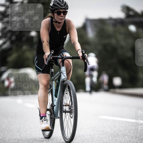 21.06.2026 - 29. Vierlanden-Triathlon H.Heesch http://msf.ph/oto/9857426 21.06.2026 10:29:34 Radfahren 15, 516, 524, 581, 605 meine-sportfotos.de
