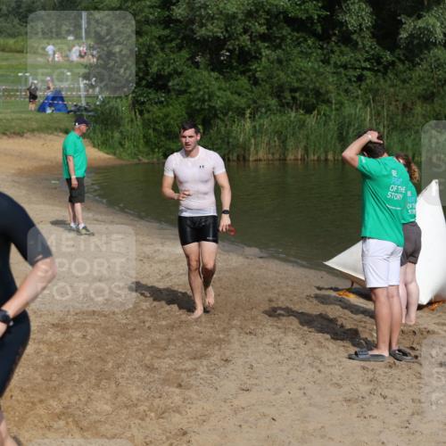 21.06.2026 - 29. Vierlanden-Triathlon Andreas Tolksdorf http://msf.ph/oto/9857571 21.06.2026 09:00:59 Schwimmen 74, 140 meine-sportfotos.de