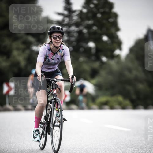 21.06.2026 - 29. Vierlanden-Triathlon H.Heesch http://msf.ph/oto/9857588 21.06.2026 10:29:45 Radfahren 14, 113, 518, 557, 571 meine-sportfotos.de
