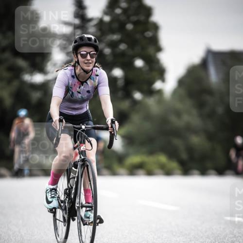 21.06.2026 - 29. Vierlanden-Triathlon H.Heesch http://msf.ph/oto/9857596 21.06.2026 10:29:45 Radfahren 14, 113, 518, 557, 571 meine-sportfotos.de