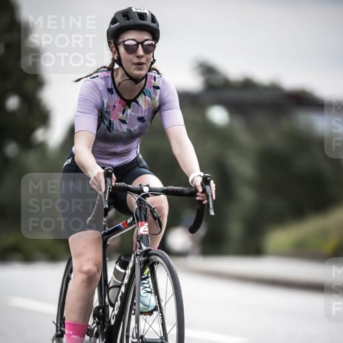 21.06.2026 - 29. Vierlanden-Triathlon H.Heesch http://msf.ph/oto/9857626 21.06.2026 10:29:46 Radfahren 14, 113, 518, 557, 571 meine-sportfotos.de