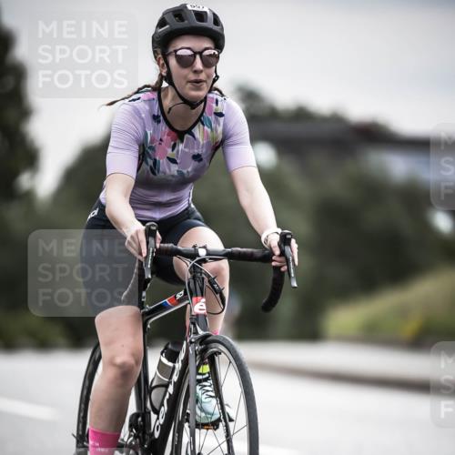 21.06.2026 - 29. Vierlanden-Triathlon H.Heesch http://msf.ph/oto/9857628 21.06.2026 10:29:46 Radfahren 14, 113, 518, 557, 571 meine-sportfotos.de