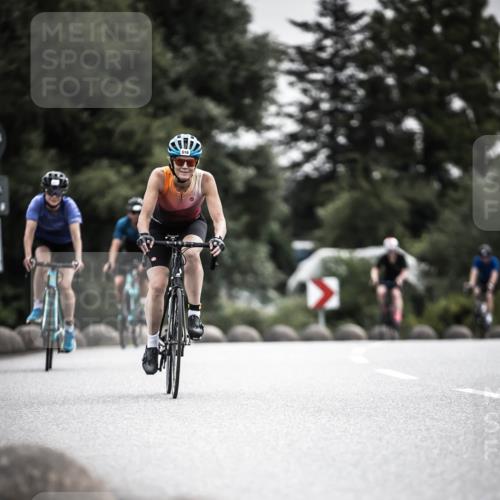 21.06.2026 - 29. Vierlanden-Triathlon H.Heesch http://msf.ph/oto/9857631 21.06.2026 10:29:48 Radfahren 22, 113, 518, 548, 557, 571 meine-sportfotos.de
