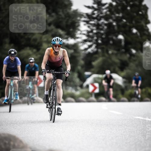 21.06.2026 - 29. Vierlanden-Triathlon H.Heesch http://msf.ph/oto/9857653 21.06.2026 10:29:48 Radfahren 22, 113, 518, 548, 557, 571 meine-sportfotos.de