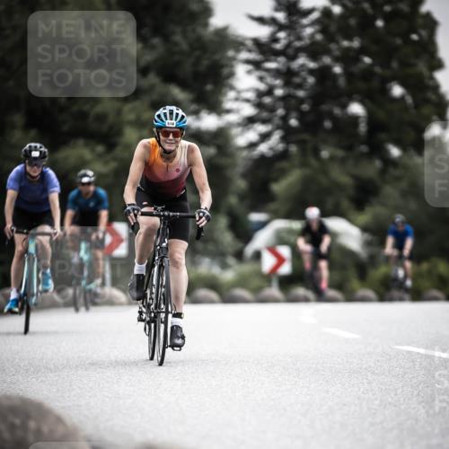 21.06.2026 - 29. Vierlanden-Triathlon H.Heesch http://msf.ph/oto/9857655 21.06.2026 10:29:48 Radfahren 22, 113, 518, 548, 557, 571 meine-sportfotos.de