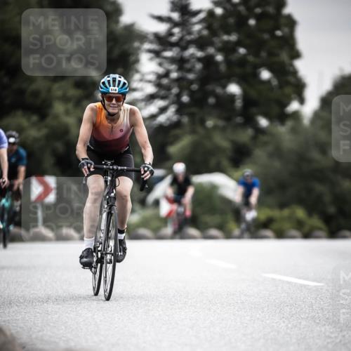 21.06.2026 - 29. Vierlanden-Triathlon H.Heesch http://msf.ph/oto/9857673 21.06.2026 10:29:48 Radfahren 22, 113, 518, 548, 557, 571 meine-sportfotos.de