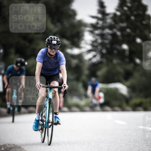 21.06.2026 - 29. Vierlanden-Triathlon H.Heesch http://msf.ph/oto/9857688 21.06.2026 10:29:50 Radfahren 22, 113, 518, 548, 571 meine-sportfotos.de
