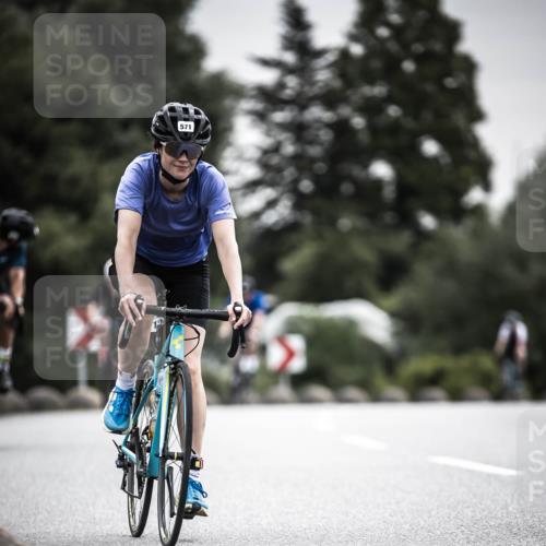 21.06.2026 - 29. Vierlanden-Triathlon H.Heesch http://msf.ph/oto/9857701 21.06.2026 10:29:50 Radfahren 22, 113, 518, 548, 571 meine-sportfotos.de