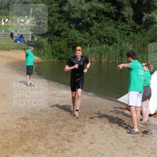 21.06.2026 - 29. Vierlanden-Triathlon Andreas Tolksdorf http://msf.ph/oto/9857705 21.06.2026 09:01:28 Schwimmen 64 meine-sportfotos.de