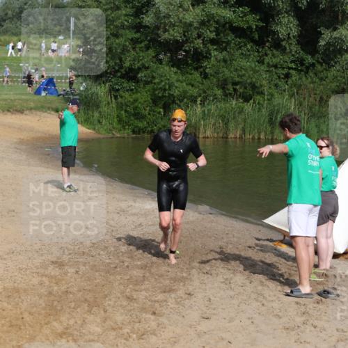 21.06.2026 - 29. Vierlanden-Triathlon Andreas Tolksdorf http://msf.ph/oto/9857720 21.06.2026 09:01:28 Schwimmen 64 meine-sportfotos.de