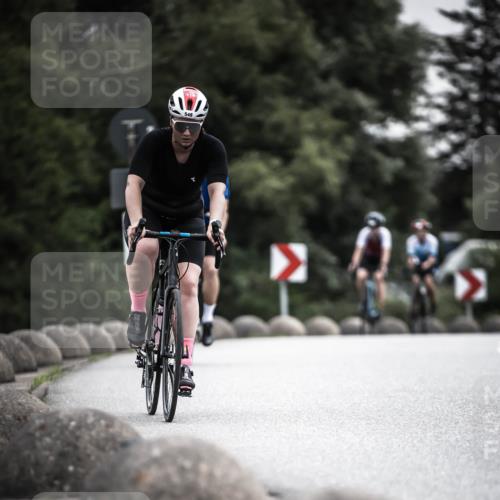 21.06.2026 - 29. Vierlanden-Triathlon H.Heesch http://msf.ph/oto/9857761 21.06.2026 10:29:53 Radfahren 22, 56, 113, 492, 502, 518, 548, 571 meine-sportfotos.de