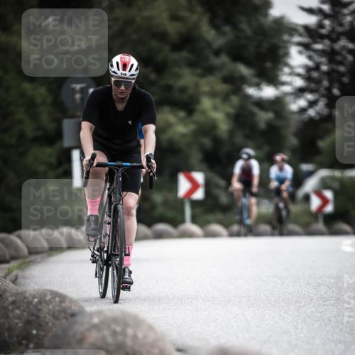 21.06.2026 - 29. Vierlanden-Triathlon H.Heesch http://msf.ph/oto/9857766 21.06.2026 10:29:53 Radfahren 22, 56, 113, 492, 502, 518, 548, 571 meine-sportfotos.de