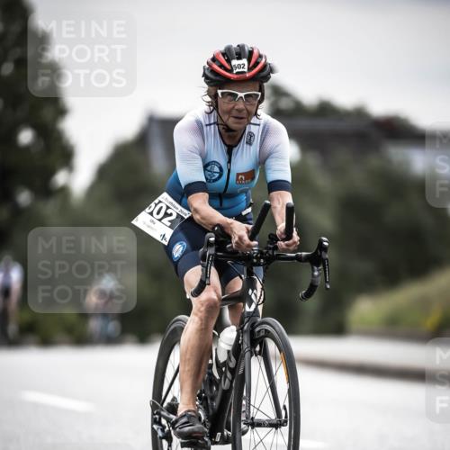 21.06.2026 - 29. Vierlanden-Triathlon H.Heesch http://msf.ph/oto/9857904 21.06.2026 10:29:59 Radfahren 2, 22, 56, 72, 304, 492, 502, 572 meine-sportfotos.de