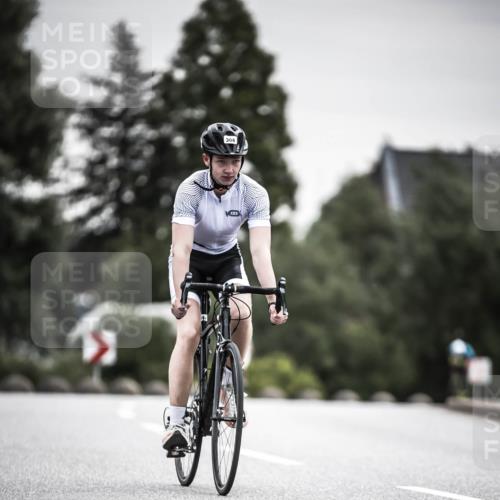 21.06.2026 - 29. Vierlanden-Triathlon H.Heesch http://msf.ph/oto/9857927 21.06.2026 10:30:04 Radfahren 2, 56, 72, 274, 284, 304, 497, 572 meine-sportfotos.de
