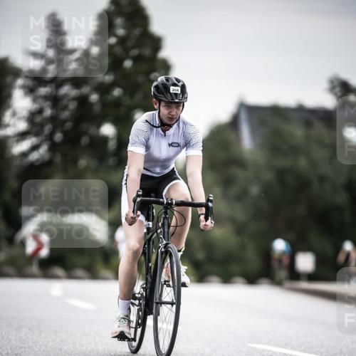 21.06.2026 - 29. Vierlanden-Triathlon H.Heesch http://msf.ph/oto/9857936 21.06.2026 10:30:04 Radfahren 2, 56, 72, 274, 284, 304, 497, 572 meine-sportfotos.de