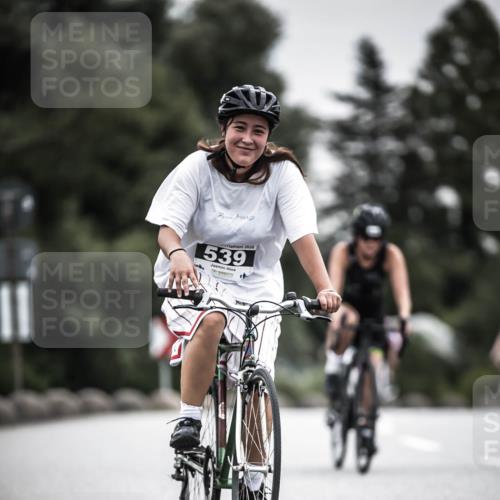 21.06.2026 - 29. Vierlanden-Triathlon H.Heesch http://msf.ph/oto/9858099 21.06.2026 10:30:16 Radfahren 300, 522, 527, 539, 546, 568, 570 meine-sportfotos.de
