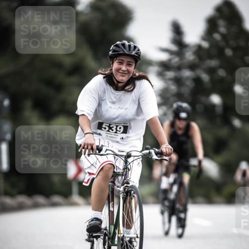 21.06.2026 - 29. Vierlanden-Triathlon H.Heesch http://msf.ph/oto/9858102 21.06.2026 10:30:16 Radfahren 300, 522, 527, 539, 546, 568, 570 meine-sportfotos.de
