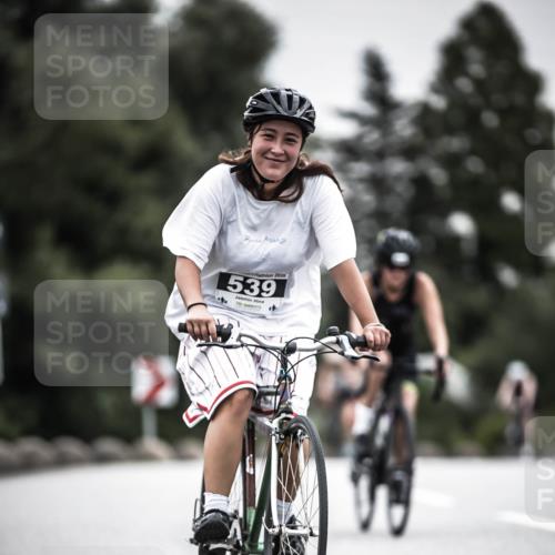 21.06.2026 - 29. Vierlanden-Triathlon H.Heesch http://msf.ph/oto/9858106 21.06.2026 10:30:16 Radfahren 300, 522, 527, 539, 546, 568, 570 meine-sportfotos.de