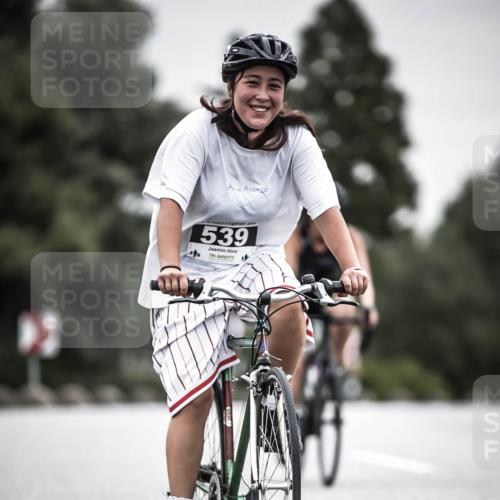 21.06.2026 - 29. Vierlanden-Triathlon H.Heesch http://msf.ph/oto/9858118 21.06.2026 10:30:16 Radfahren 300, 522, 527, 539, 546, 568, 570 meine-sportfotos.de