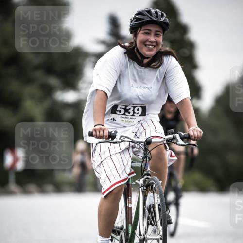 21.06.2026 - 29. Vierlanden-Triathlon H.Heesch http://msf.ph/oto/9858123 21.06.2026 10:30:16 Radfahren 300, 522, 527, 539, 546, 568, 570 meine-sportfotos.de