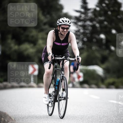 21.06.2026 - 29. Vierlanden-Triathlon H.Heesch http://msf.ph/oto/9858185 21.06.2026 10:30:23 Radfahren 355, 522, 527, 570 meine-sportfotos.de