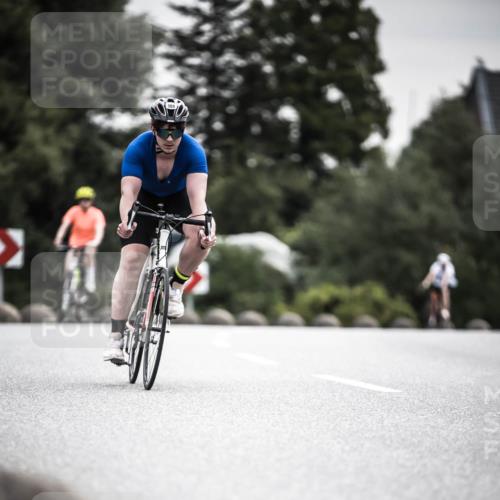 21.06.2026 - 29. Vierlanden-Triathlon H.Heesch http://msf.ph/oto/9858195 21.06.2026 10:30:27 Radfahren 355, 365, 527, 556 meine-sportfotos.de