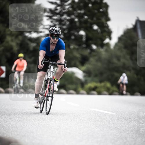 21.06.2026 - 29. Vierlanden-Triathlon H.Heesch http://msf.ph/oto/9858203 21.06.2026 10:30:27 Radfahren 355, 365, 527, 556 meine-sportfotos.de