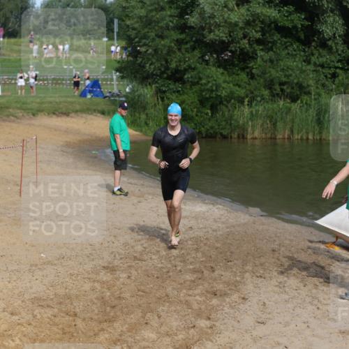 21.06.2026 - 29. Vierlanden-Triathlon Andreas Tolksdorf http://msf.ph/oto/9858220 21.06.2026 09:02:37 Schwimmen 128 meine-sportfotos.de