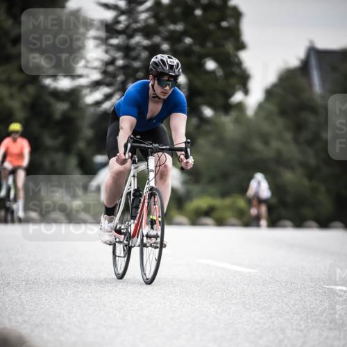 21.06.2026 - 29. Vierlanden-Triathlon H.Heesch http://msf.ph/oto/9858225 21.06.2026 10:30:28 Radfahren 307, 355, 365, 556 meine-sportfotos.de