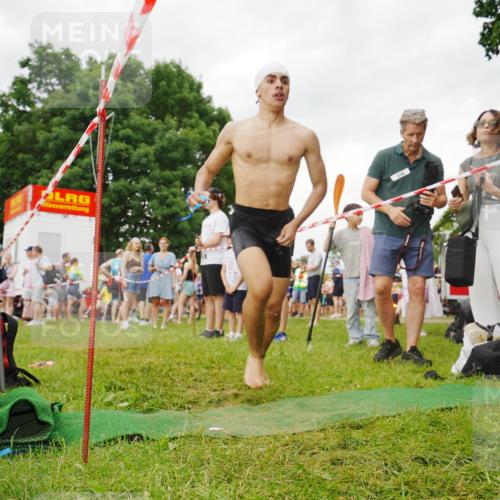 21.06.2026 - 29. Vierlanden-Triathlon LAZAROV Photography http://msf.ph/oto/9858232 21.06.2026 10:20:23 Schwimmen 366, 572 meine-sportfotos.de