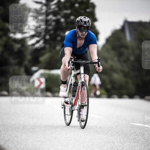 21.06.2026 - 29. Vierlanden-Triathlon H.Heesch http://msf.ph/oto/9858246 21.06.2026 10:30:28 Radfahren 307, 355, 365, 556 meine-sportfotos.de
