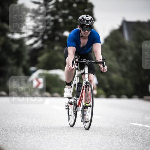 21.06.2026 - 29. Vierlanden-Triathlon H.Heesch http://msf.ph/oto/9858249 21.06.2026 10:30:28 Radfahren 307, 355, 365, 556 meine-sportfotos.de