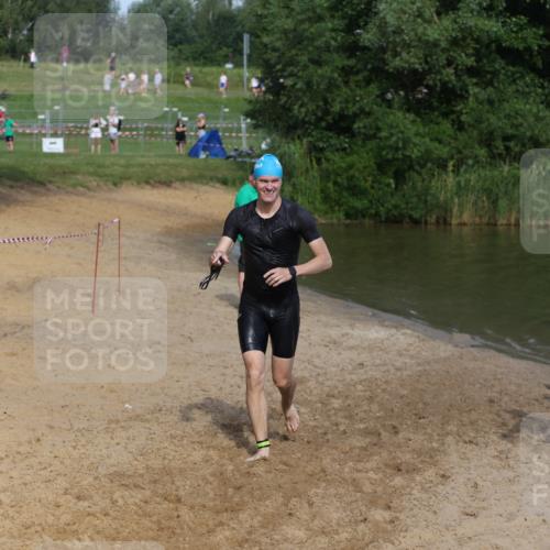 21.06.2026 - 29. Vierlanden-Triathlon Andreas Tolksdorf http://msf.ph/oto/9858252 21.06.2026 09:02:38 Schwimmen 128 meine-sportfotos.de