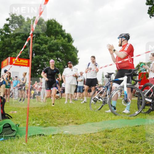 21.06.2026 - 29. Vierlanden-Triathlon LAZAROV Photography http://msf.ph/oto/9858298 21.06.2026 10:24:03 Schwimmen 560 meine-sportfotos.de