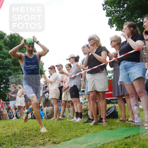 21.06.2026 - 29. Vierlanden-Triathlon LAZAROV Photography http://msf.ph/oto/9858343 21.06.2026 10:54:50 Schwimmen 667, 704 meine-sportfotos.de