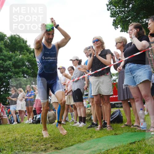 21.06.2026 - 29. Vierlanden-Triathlon LAZAROV Photography http://msf.ph/oto/9858345 21.06.2026 10:54:51 Schwimmen 667, 704 meine-sportfotos.de
