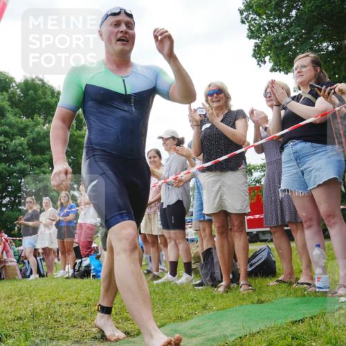 21.06.2026 - 29. Vierlanden-Triathlon LAZAROV Photography http://msf.ph/oto/9858361 21.06.2026 10:55:12 Schwimmen 97, 679 meine-sportfotos.de