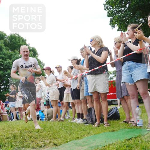 21.06.2026 - 29. Vierlanden-Triathlon LAZAROV Photography http://msf.ph/oto/9858385 21.06.2026 10:56:35 Schwimmen 654 meine-sportfotos.de