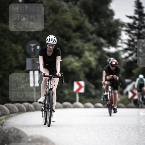 21.06.2026 - 29. Vierlanden-Triathlon H.Heesch http://msf.ph/oto/9858412 21.06.2026 10:30:43 Radfahren 158, 174, 192, 314, 366, 512, 534, 559, 586 meine-sportfotos.de