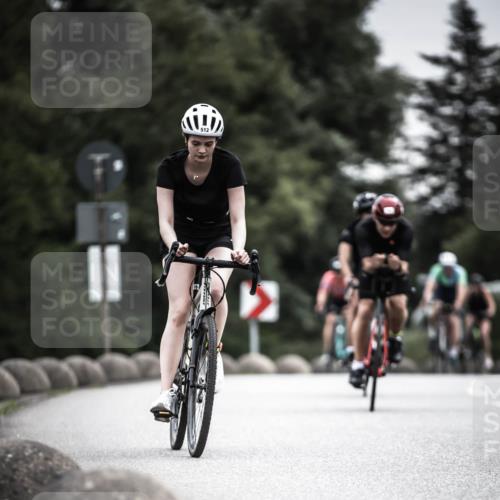 21.06.2026 - 29. Vierlanden-Triathlon H.Heesch http://msf.ph/oto/9858429 21.06.2026 10:30:43 Radfahren 158, 174, 192, 314, 366, 512, 534, 559, 586 meine-sportfotos.de