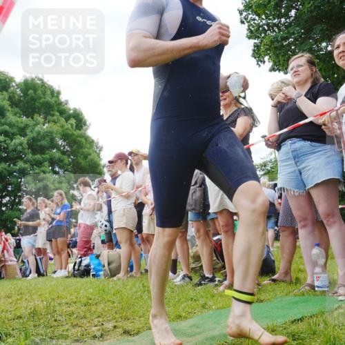 21.06.2026 - 29. Vierlanden-Triathlon LAZAROV Photography http://msf.ph/oto/9858432 21.06.2026 10:57:37 Schwimmen 634 meine-sportfotos.de